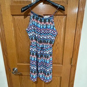 I'M IN LOVE WITH DEREK Women's M Mini Dress Sleeveless Chevron Print EUC